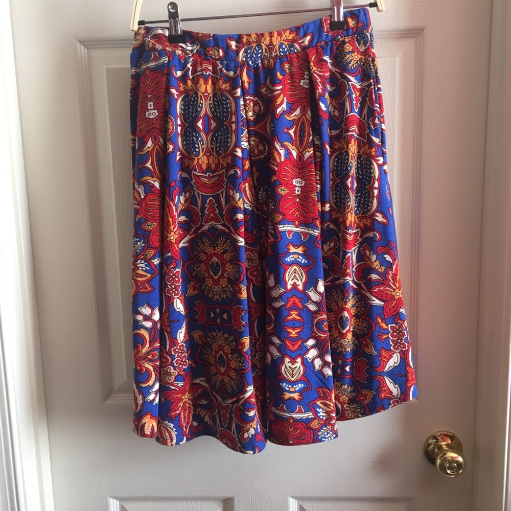 LLR Skirt w/ Pockets- runs a bit small